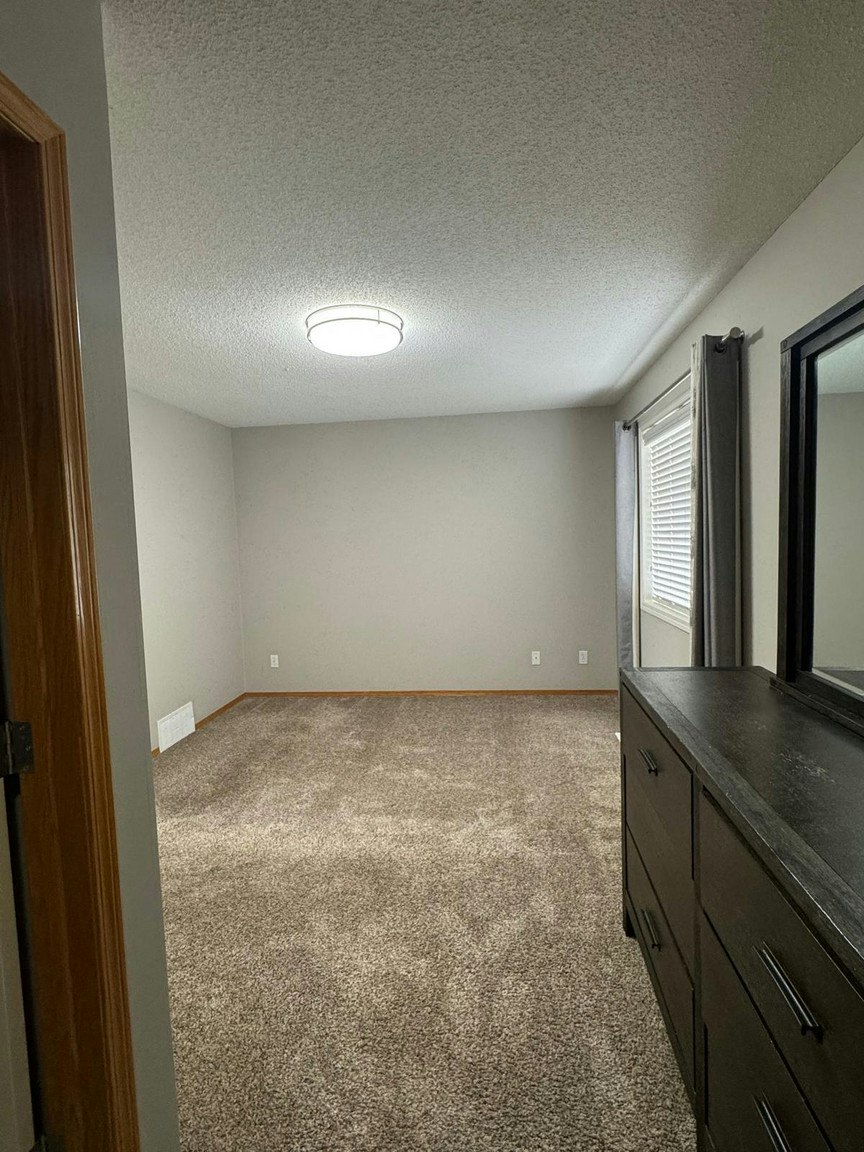 671 Taradale Drive Northeast, Calgary, AB, T3J 4W1 - 2