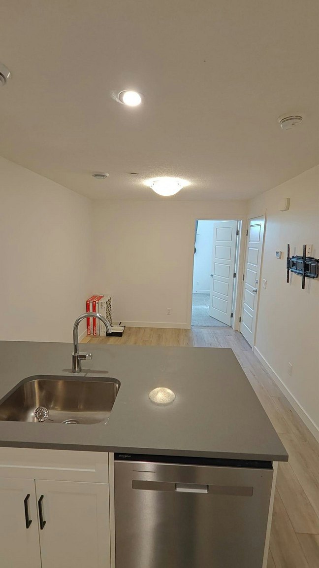 332 Hotchkiss Drive Southeast, Calgary, AB, T3S 0J9 - 8