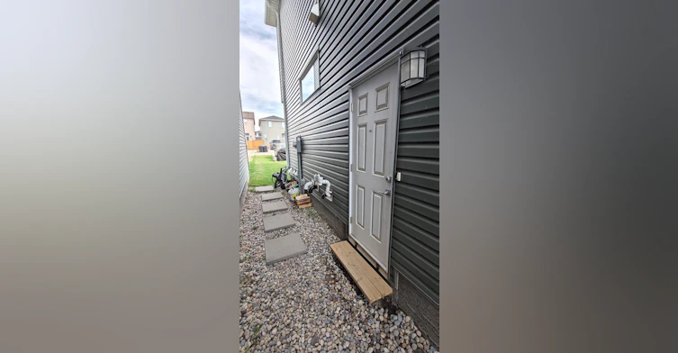 332 Hotchkiss Drive Southeast, Calgary, AB, T3S 0J9 - 2