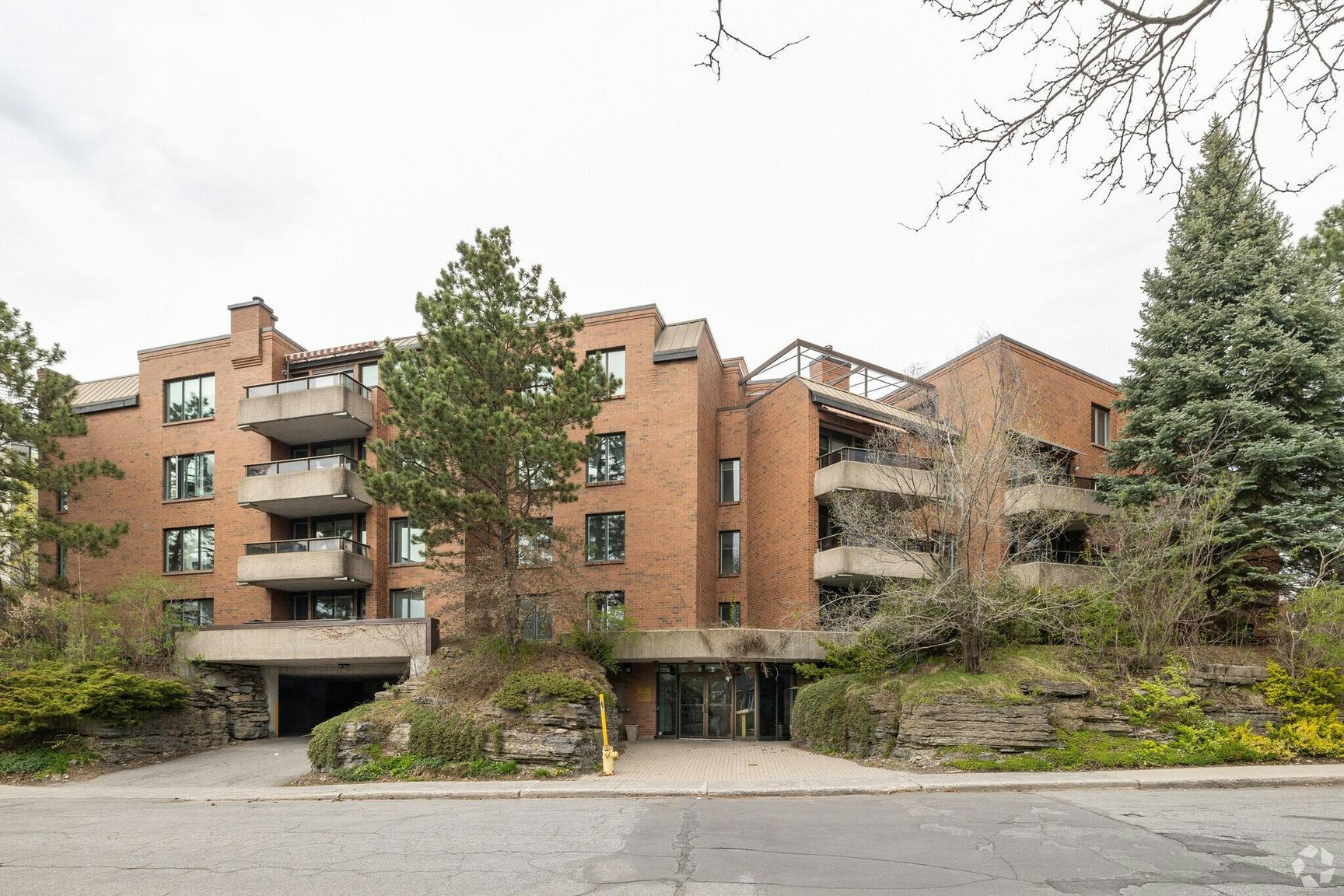 204-7 Kippewa Drive, Ottawa, ON, K1S 3G3