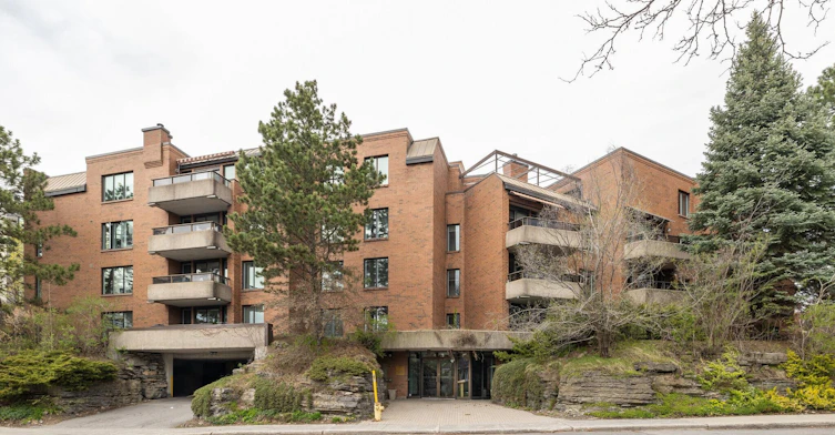 204-7 Kippewa Drive, Ottawa, ON, K1S 3G3