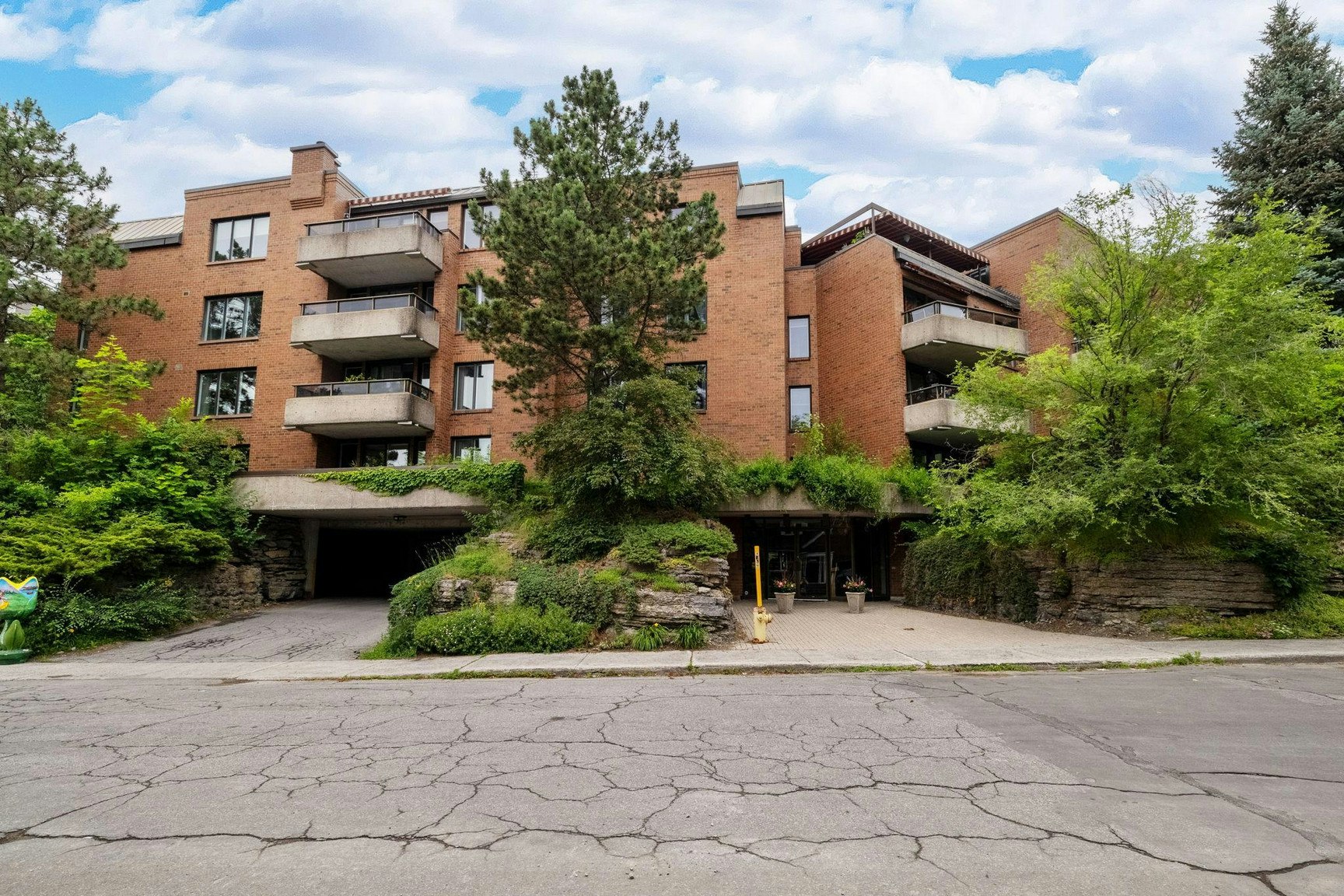 204-7 Kippewa Drive, Ottawa, ON, K1S 3G3 - 2