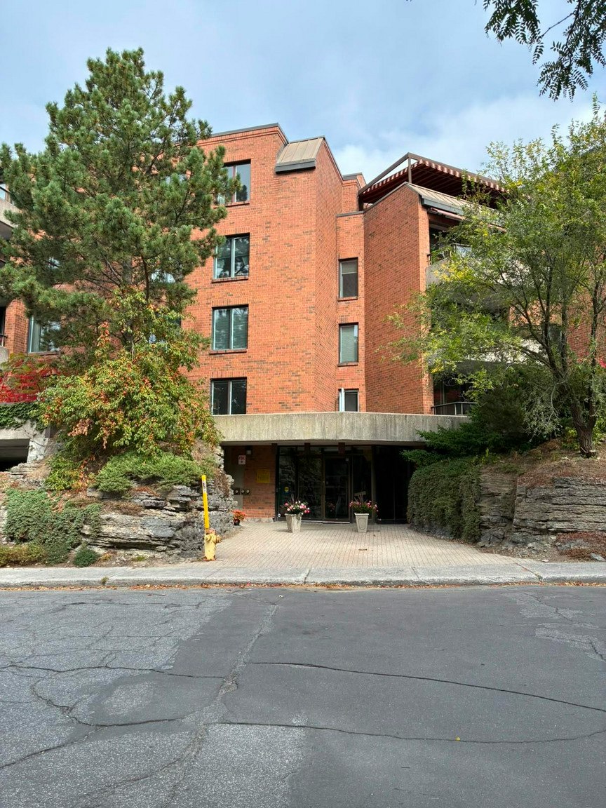 204-7 Kippewa Drive, Ottawa, ON, K1S 3G3
