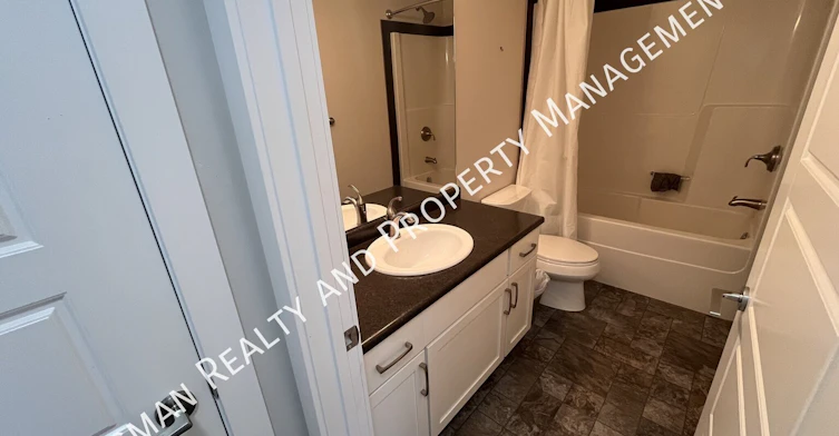 B-4501 Green Apple Drive, Regina, SK, S4V 2Z6 - 6
