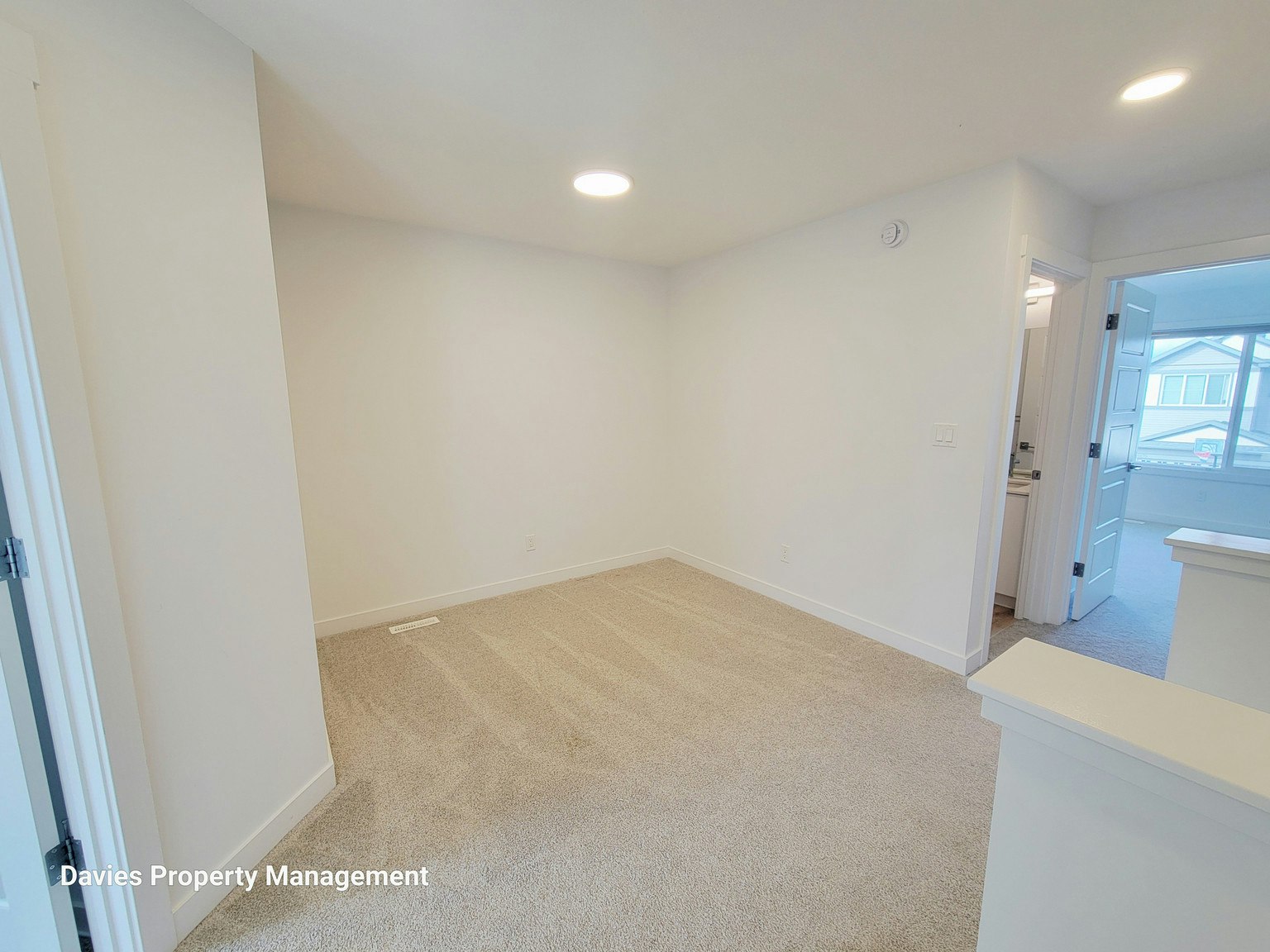 4677 177 Avenue Northwest, Edmonton, AB, T5Y 4G4 - 6