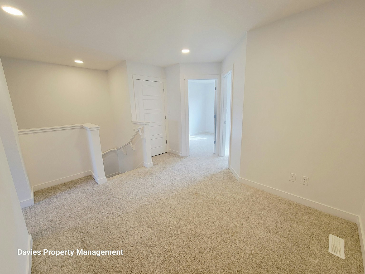 4677 177 Avenue Northwest, Edmonton, AB, T5Y 4G4 - 8