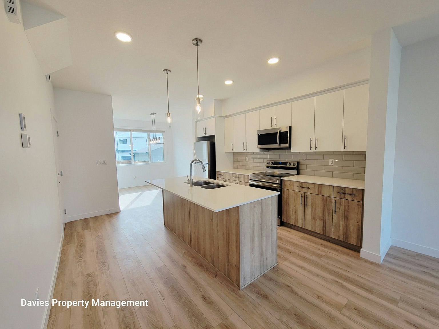 4677 177 Avenue Northwest, Edmonton, AB, T5Y 4G4 - 2