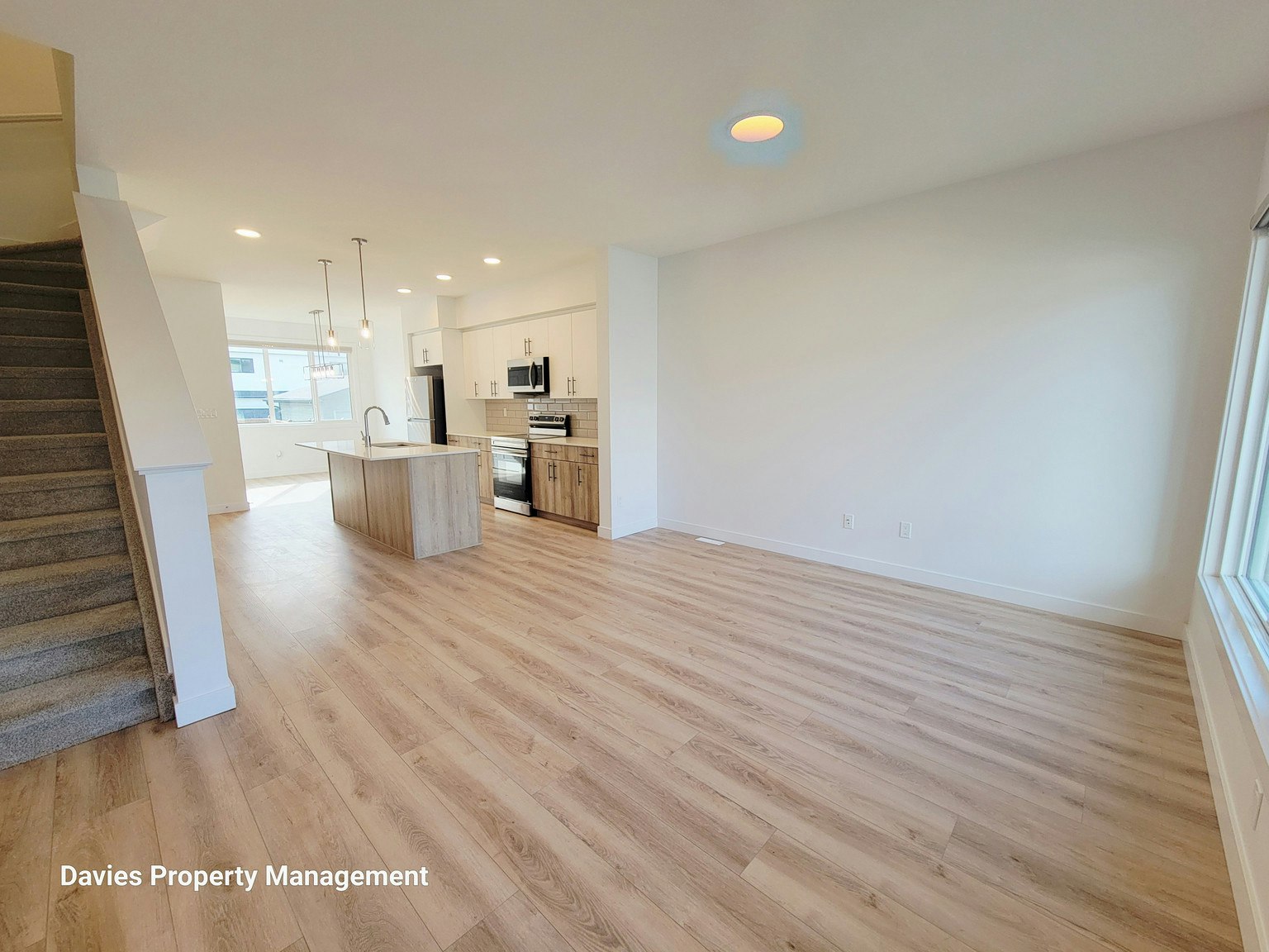 4677 177 Avenue Northwest, Edmonton, AB, T5Y 4G4 - 3