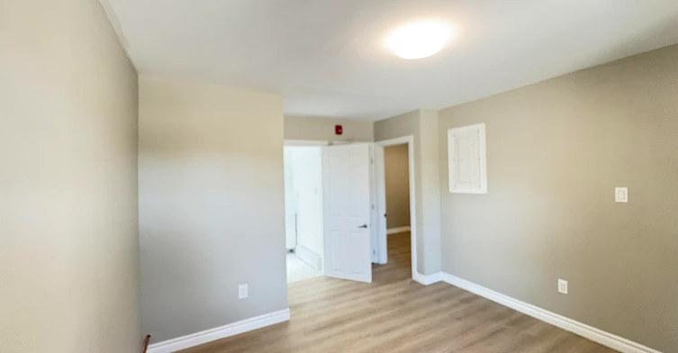 19 Westinghouse Avenue, Hamilton, ON, L8L 6E4 - 2