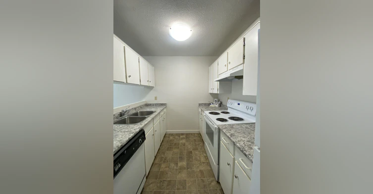 307-33379 Mayfair Avenue, Abbotsford, BC, V2S 7E1 - 3