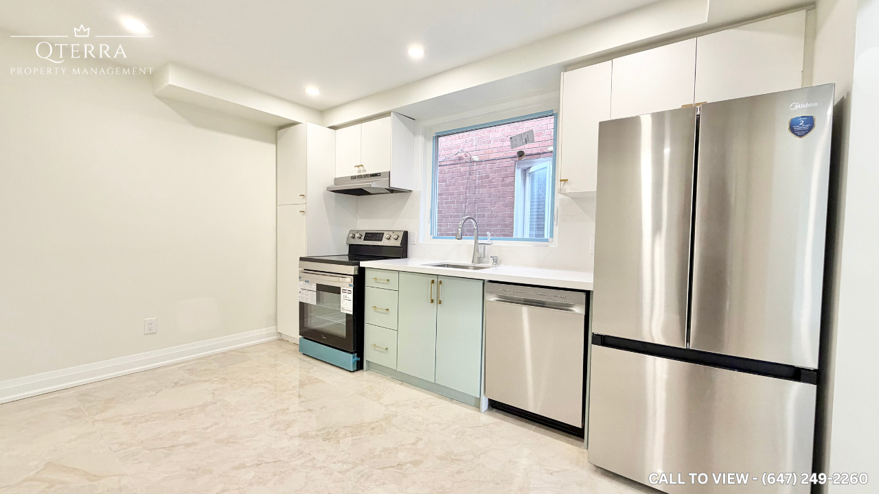 1-10 Lapp Street, Toronto, ON, M6N 3W6 - 4