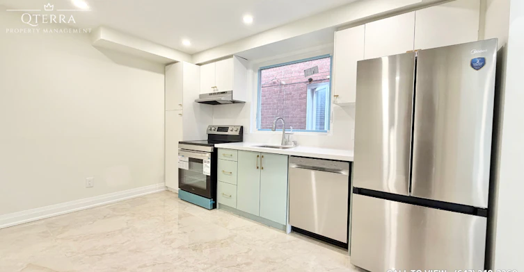 1-10 Lapp Street, Toronto, ON, M6N 3W6 - 4
