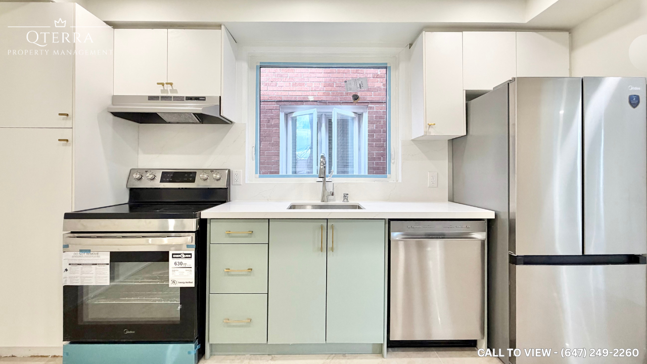 1-10 Lapp Street, Toronto, ON, M6N 3W6 - 2