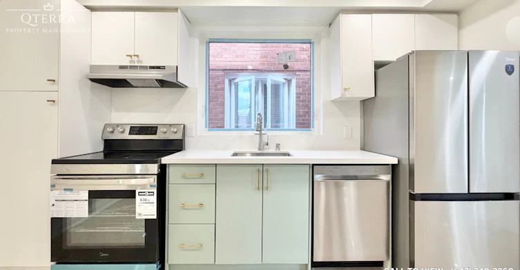 1-10 Lapp Street, Toronto, ON, M6N 3W6 - 2