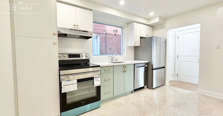 1-10 Lapp Street, Toronto, ON, M6N 3W6 - 6