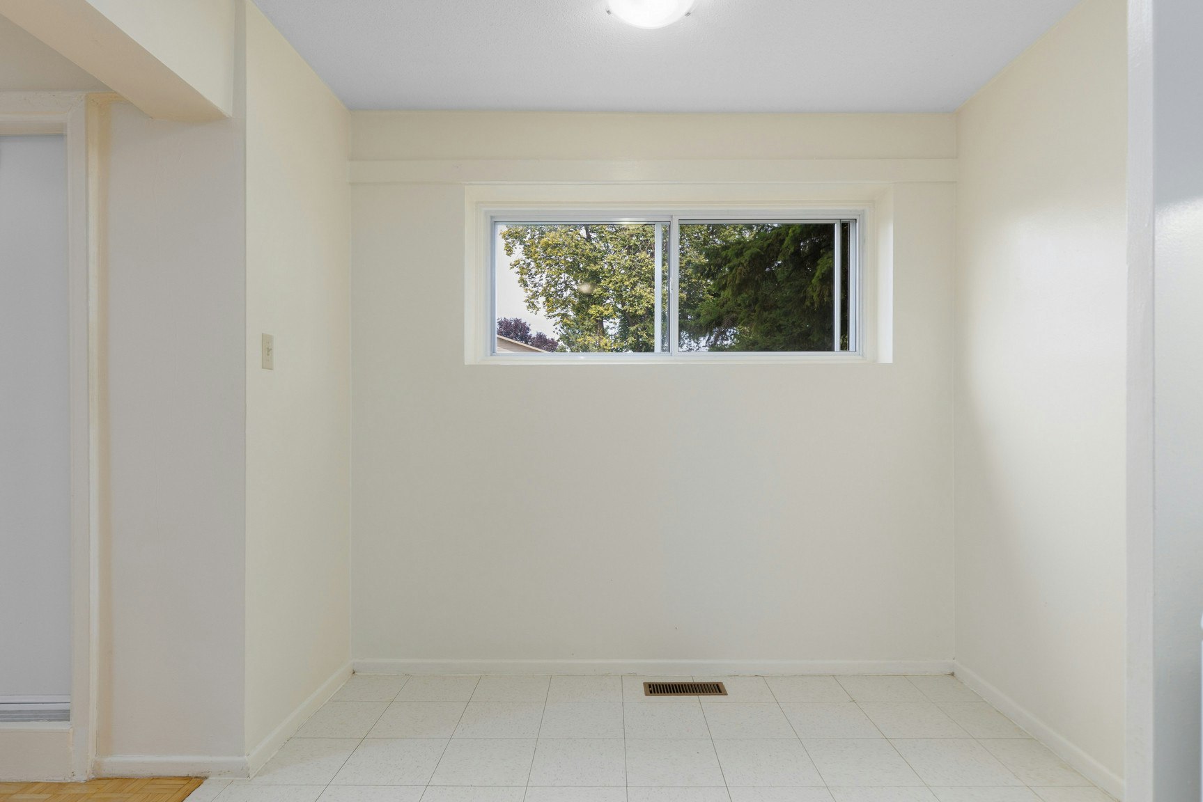 3 Hogan Street, Ottawa, ON, K2E 5E8 - 7