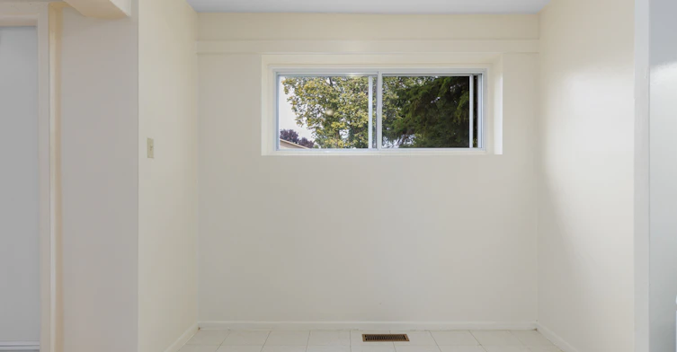3 Hogan Street, Ottawa, ON, K2E 5E8 - 7