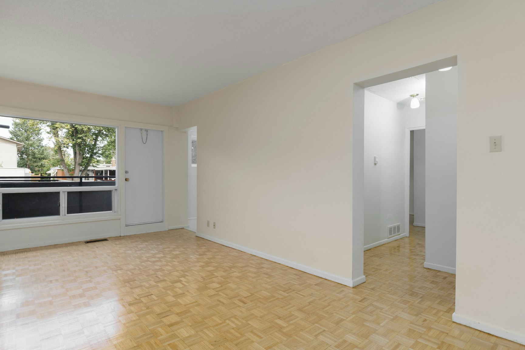 3 Hogan Street, Ottawa, ON, K2E 5E8 - 4