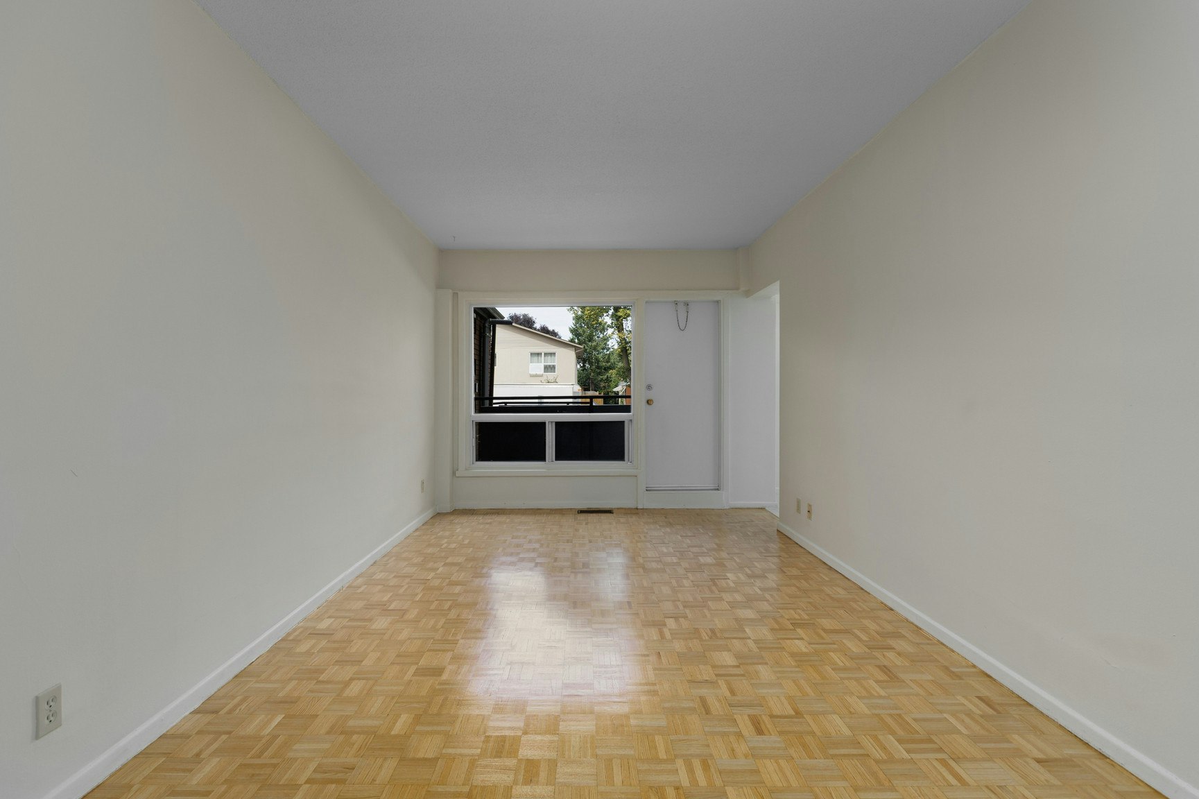3 Hogan Street, Ottawa, ON, K2E 5E8 - 5