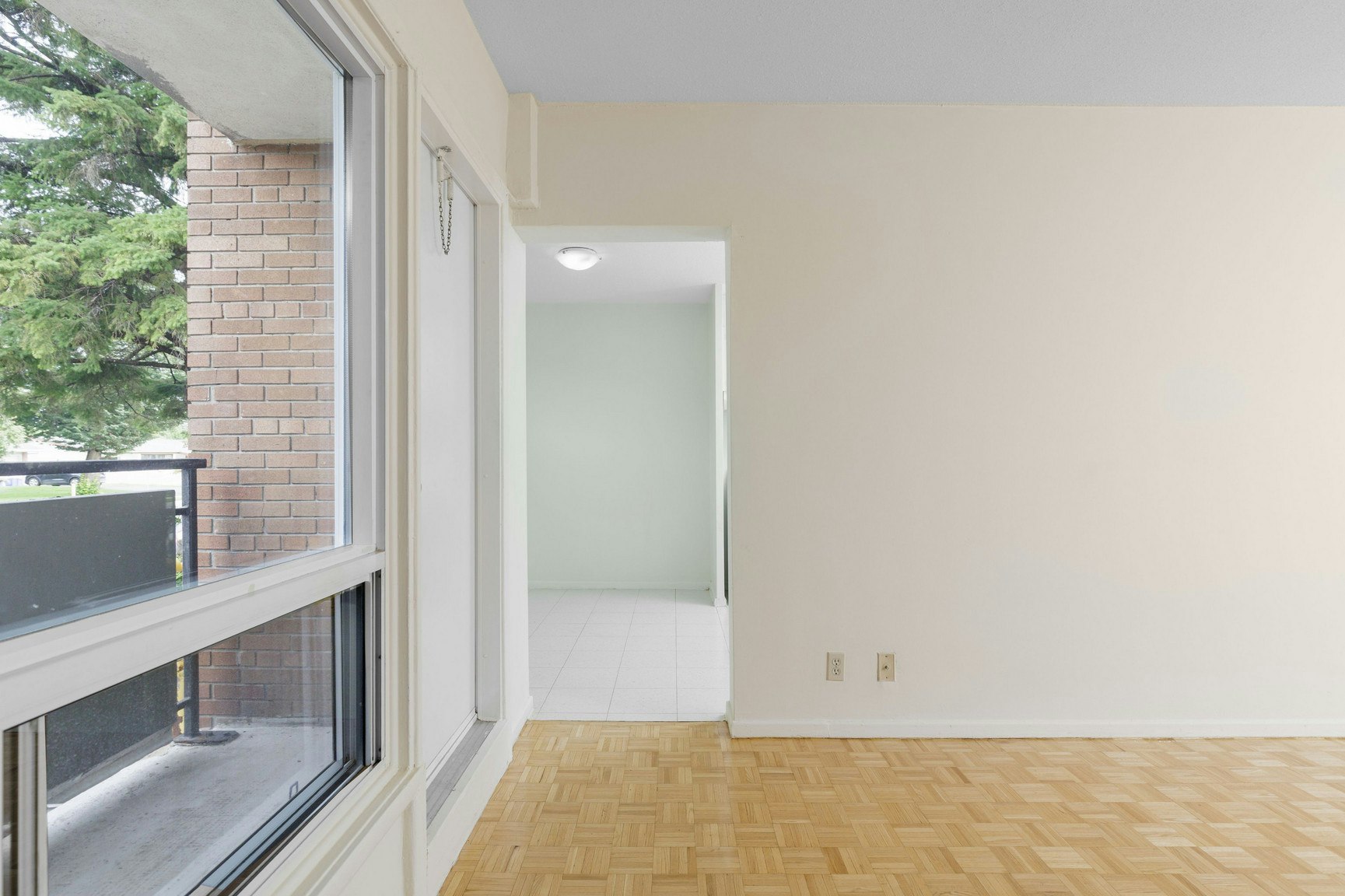 3 Hogan Street, Ottawa, ON, K2E 5E8 - 6