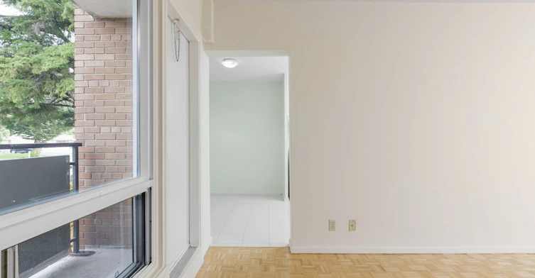3 Hogan Street, Ottawa, ON, K2E 5E8 - 6