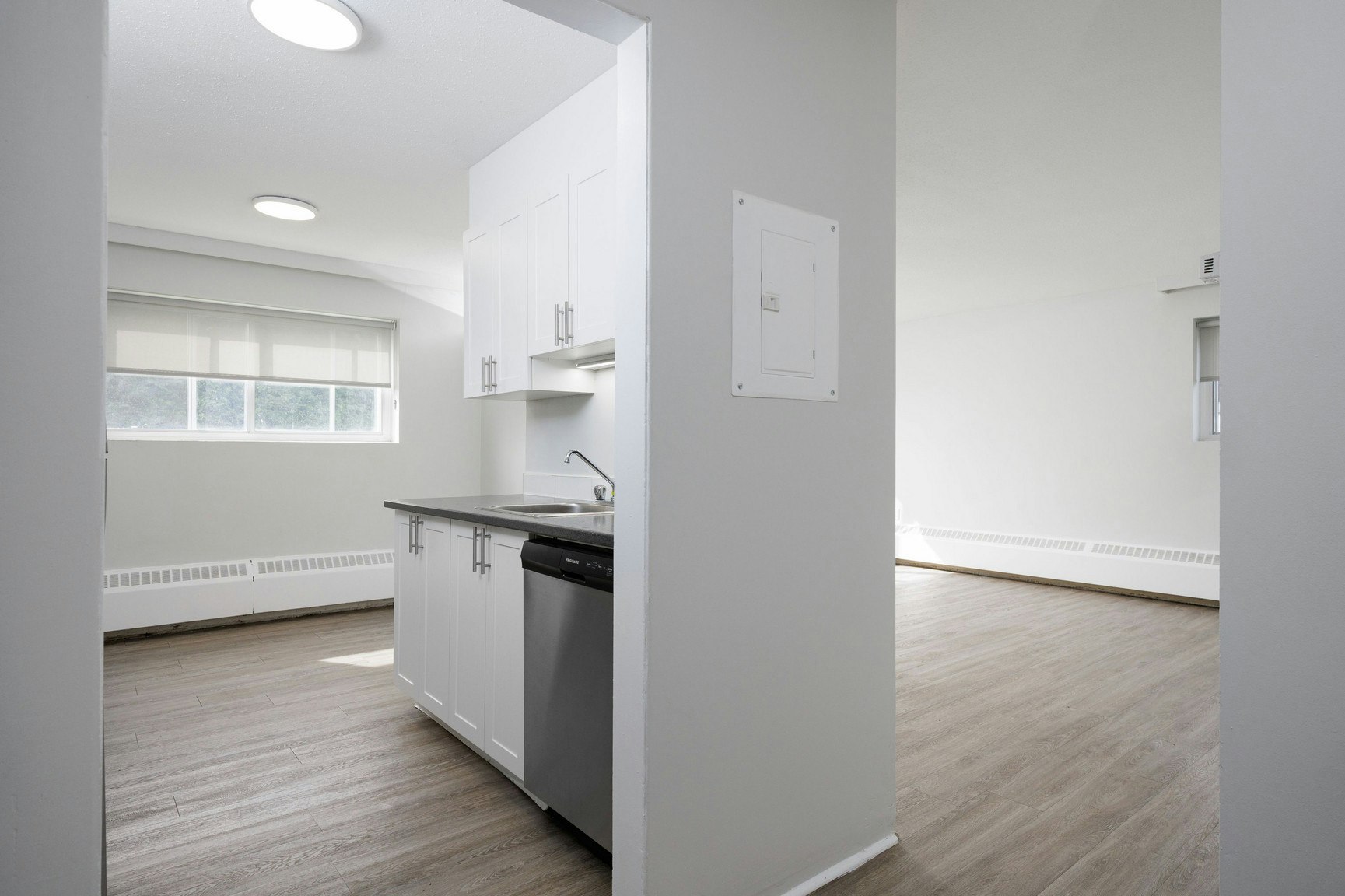3 Hogan Street, Ottawa, ON, K2E 5E8 - 2