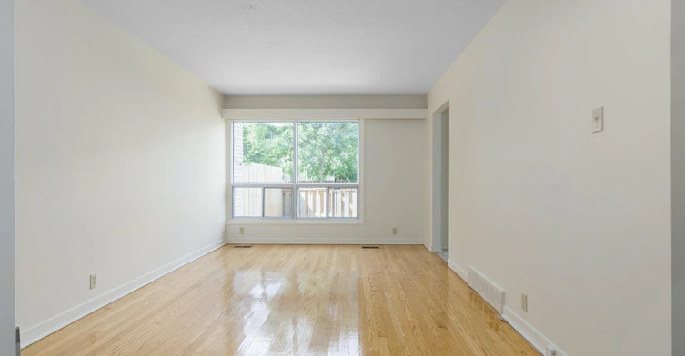 3 Hogan Street, Ottawa, ON, K2E 5E8 - 5