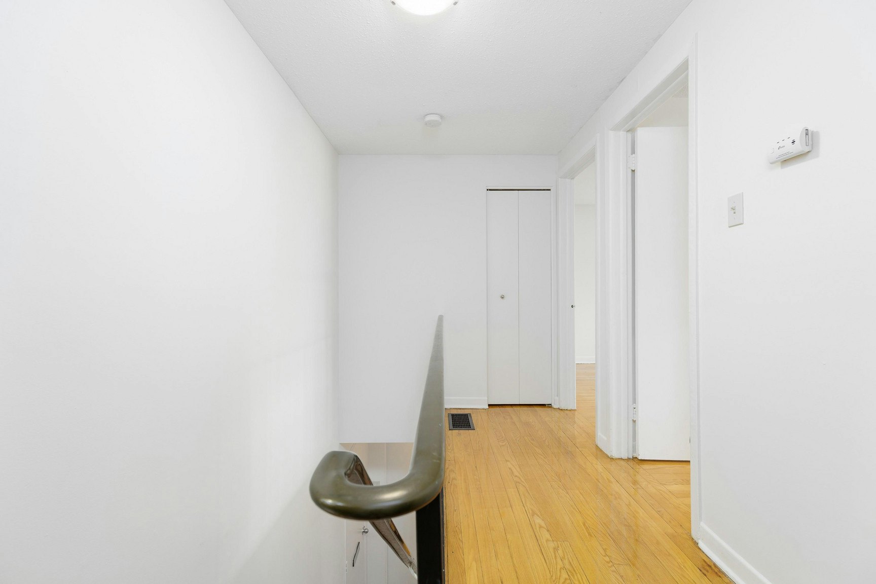 3 Hogan Street, Ottawa, ON, K2E 5E8 - 8
