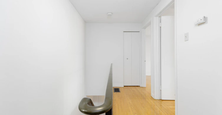 3 Hogan Street, Ottawa, ON, K2E 5E8 - 8
