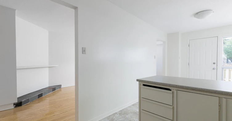 3 Hogan Street, Ottawa, ON, K2E 5E8 - 4