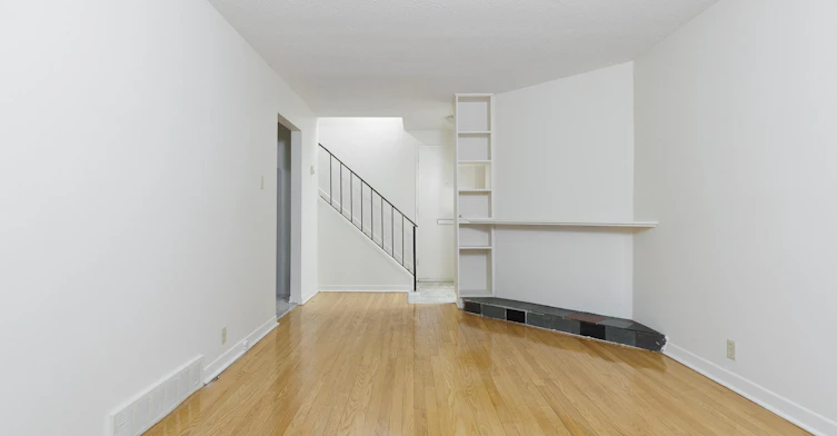3 Hogan Street, Ottawa, ON, K2E 5E8 - 6