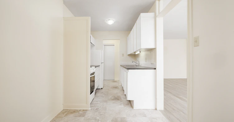 3 Hogan Street, Ottawa, ON, K2E 5E8 - 3
