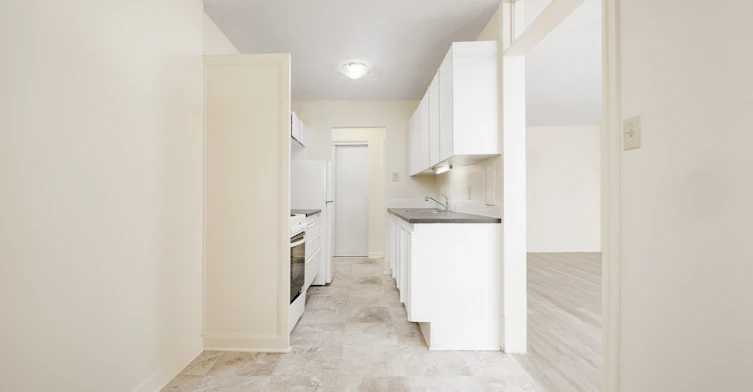 3 Hogan Street, Ottawa, ON, K2E 5E8 - 3