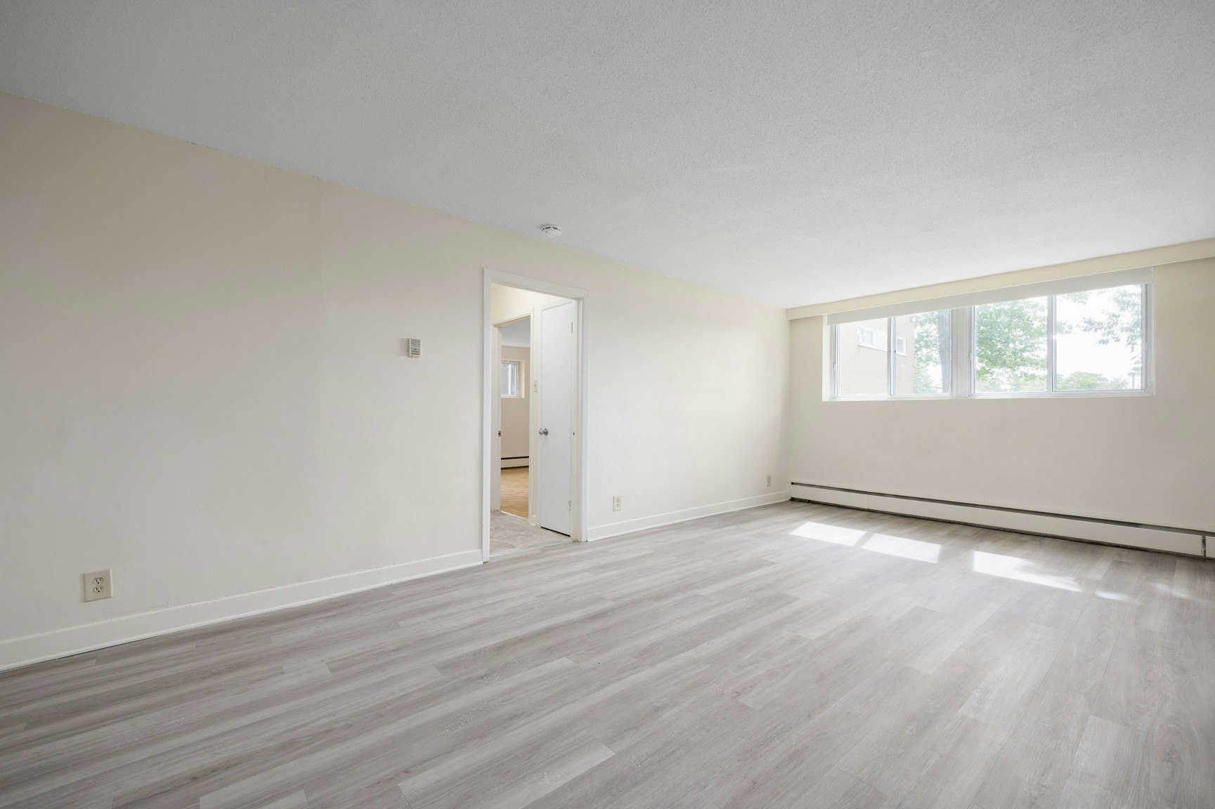 3 Hogan Street, Ottawa, ON, K2E 5E8 - 6