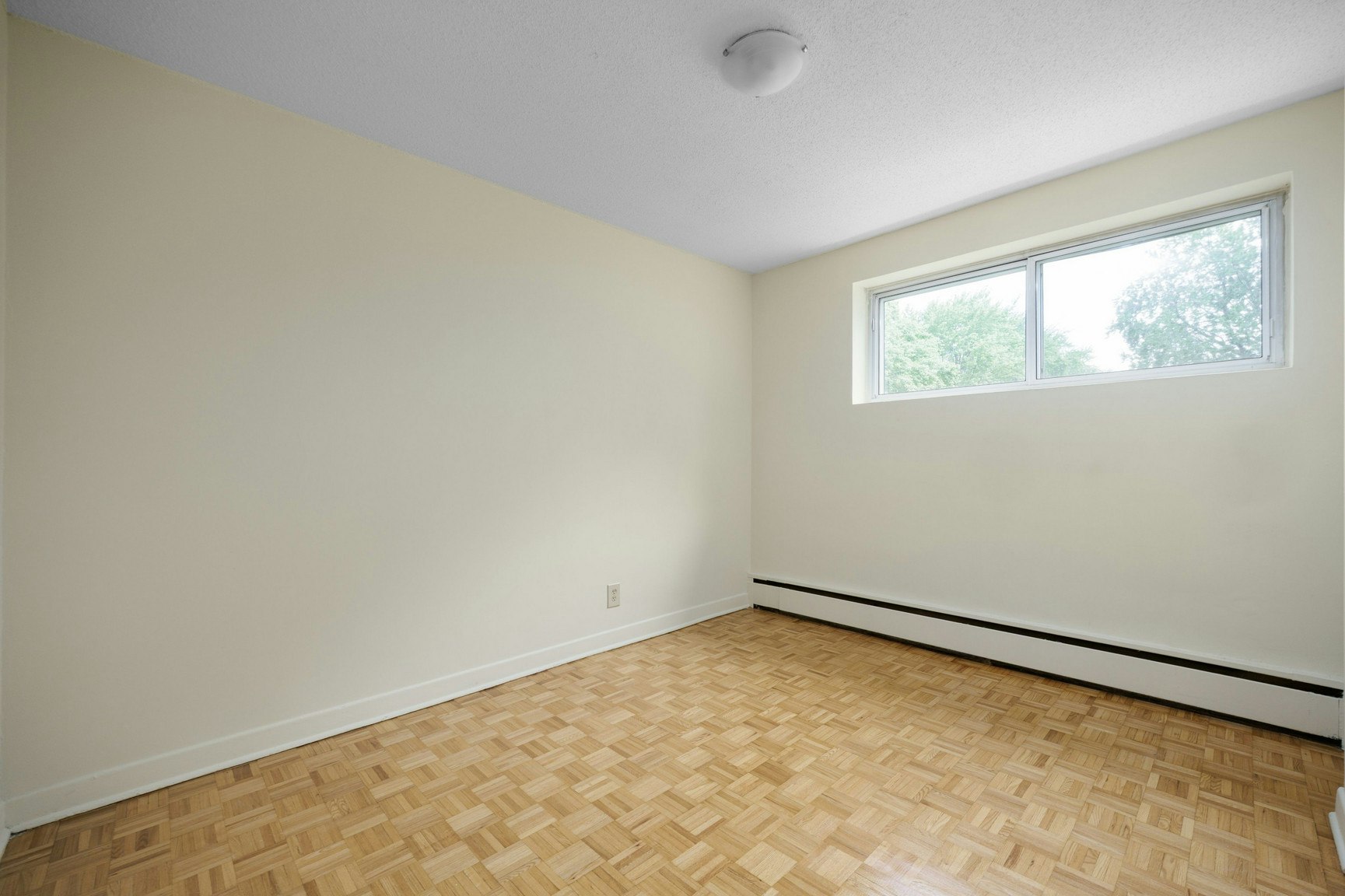 3 Hogan Street, Ottawa, ON, K2E 5E8 - 10