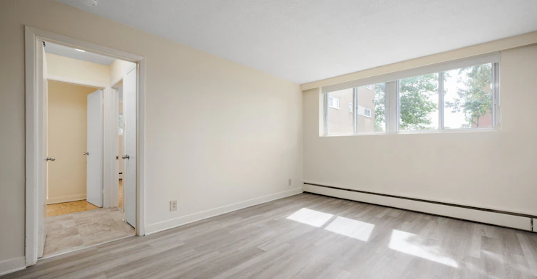 3 Hogan Street, Ottawa, ON, K2E 5E8 - 8
