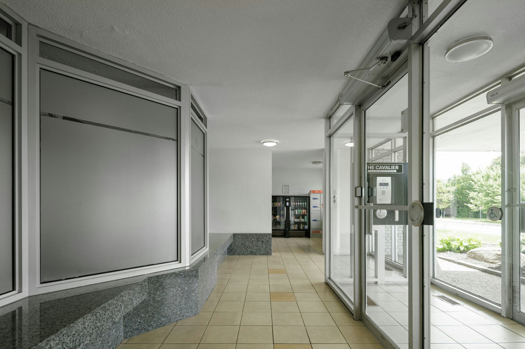 3 Hogan Street, Ottawa, ON, K2E 5E8 - 8