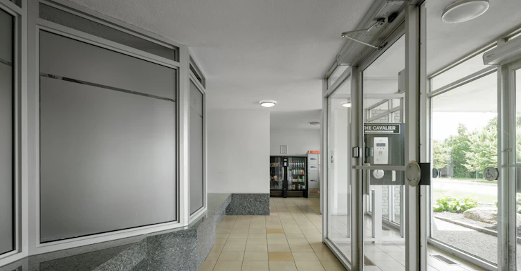 3 Hogan Street, Ottawa, ON, K2E 5E8 - 8