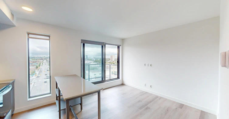 123 4th Street NE, Calgary, AB, T2E 8K3 - 2