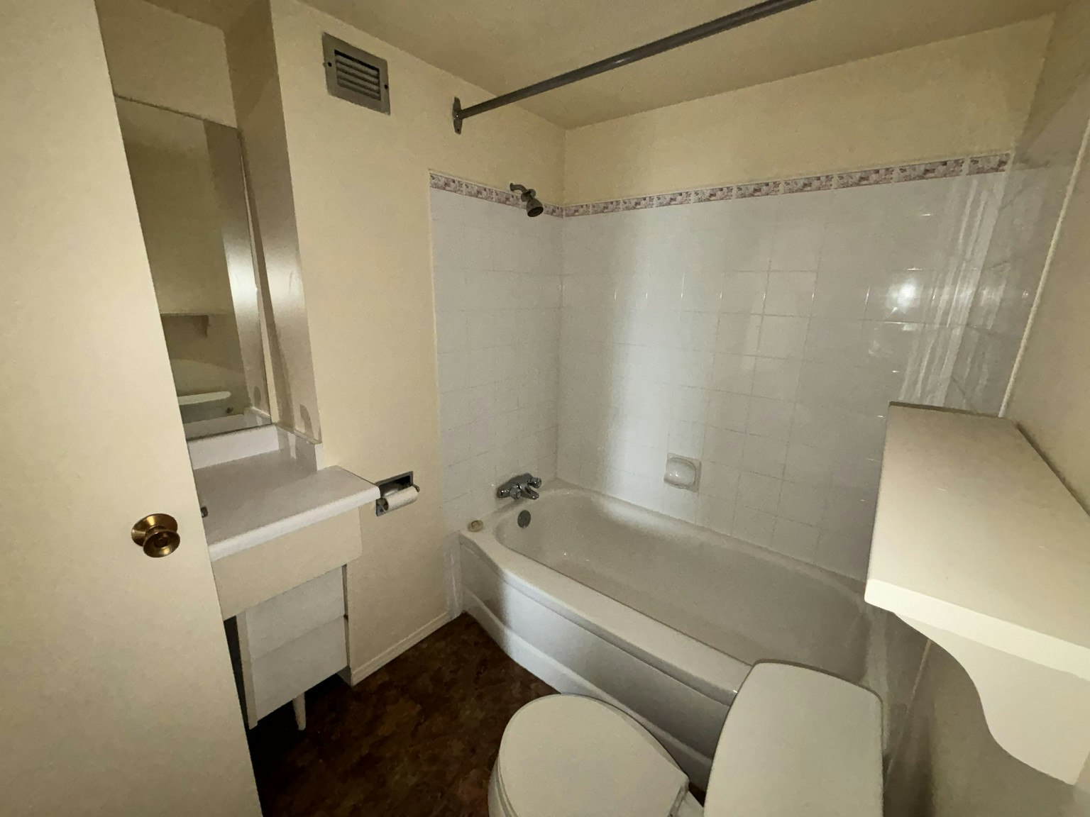10101 Saskatchewan Drive Northwest, Edmonton, AB, T6E 4R6 - 11