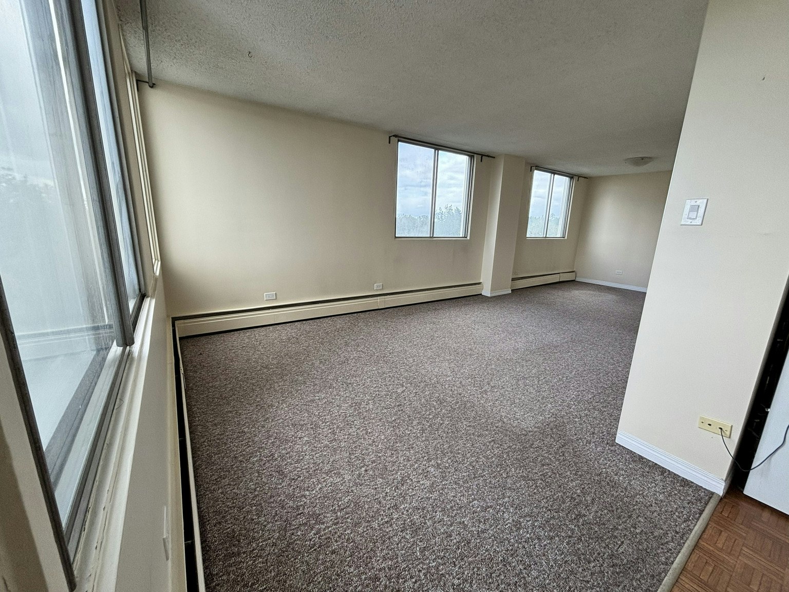 10101 Saskatchewan Drive Northwest, Edmonton, AB, T6E 4R6 - 4