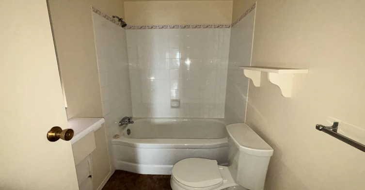 10101 Saskatchewan Drive Northwest, Edmonton, AB, T6E 4R6 - 10