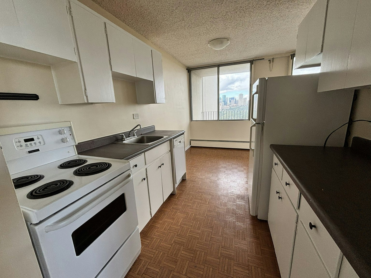 10101 Saskatchewan Drive Northwest, Edmonton, AB, T6E 4R6 - 2