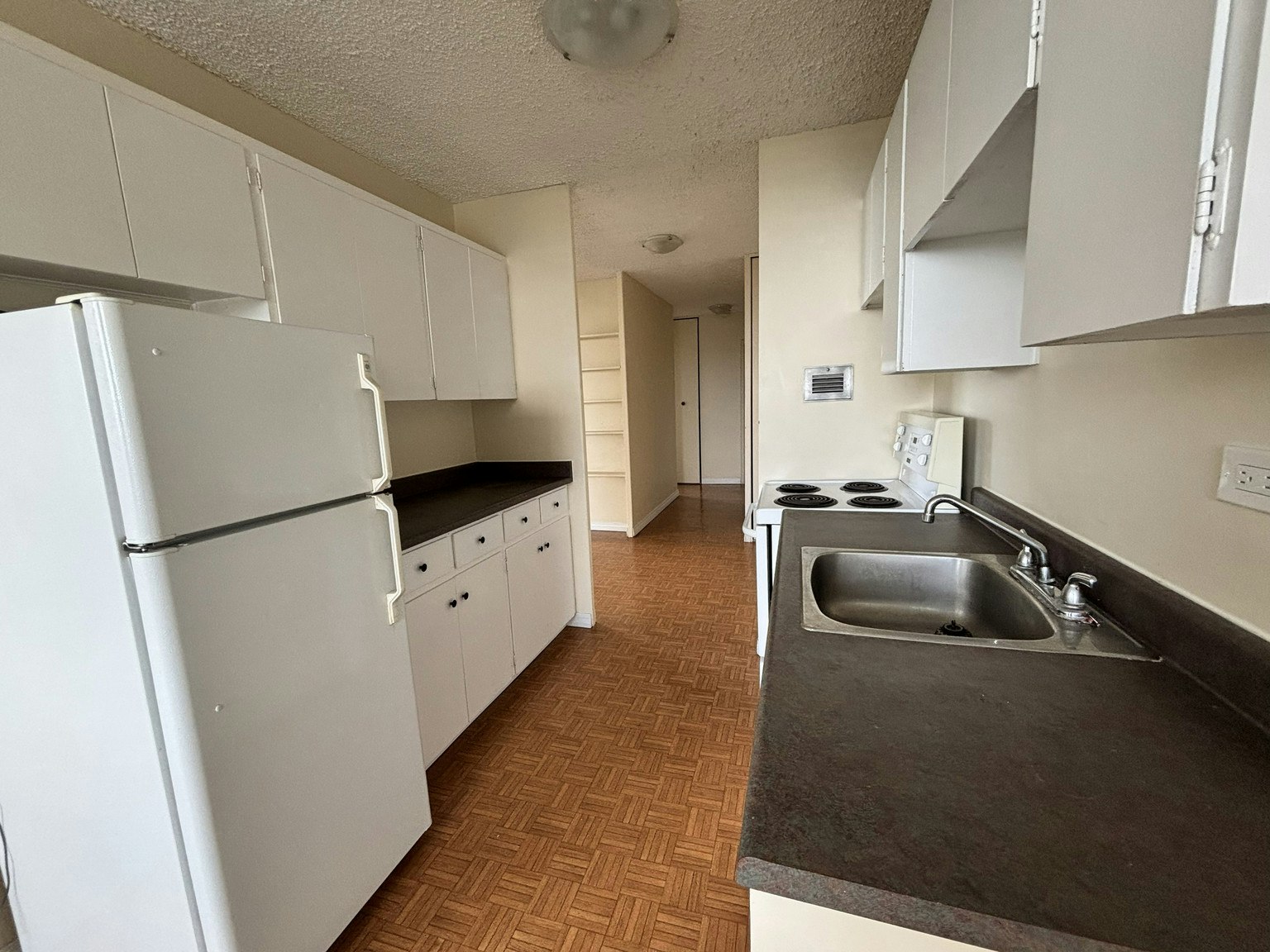 10101 Saskatchewan Drive Northwest, Edmonton, AB, T6E 4R6 - 3