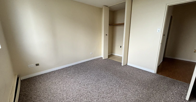 10101 Saskatchewan Drive Northwest, Edmonton, AB, T6E 4R6 - 16