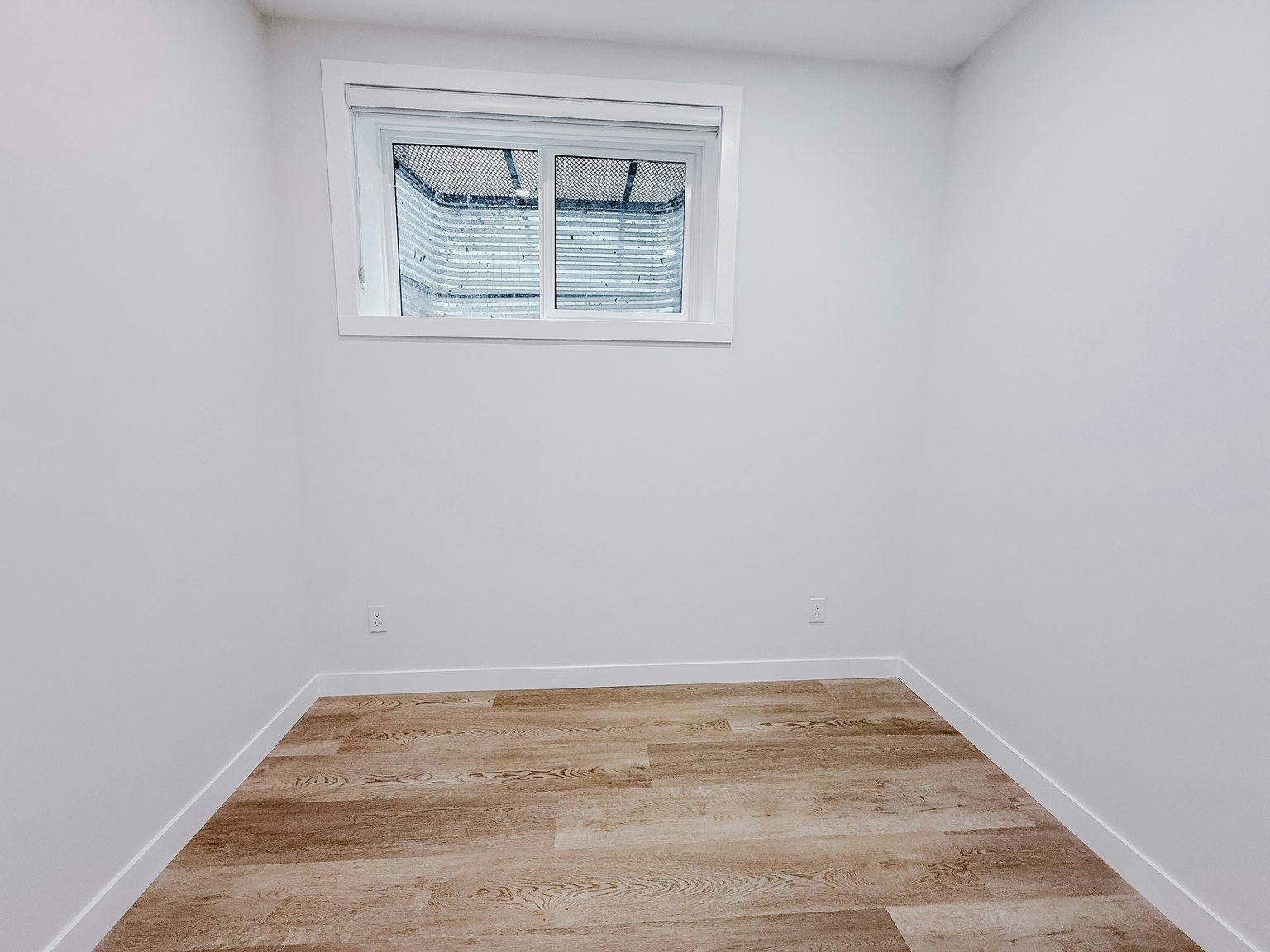 3920 77 Street, Calgary, AB, T3B 2N5 - 11