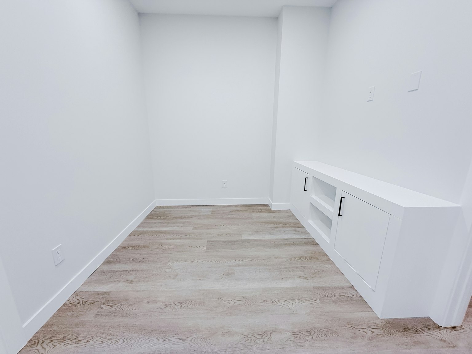 3920 77 Street, Calgary, AB, T3B 2N5 - 7