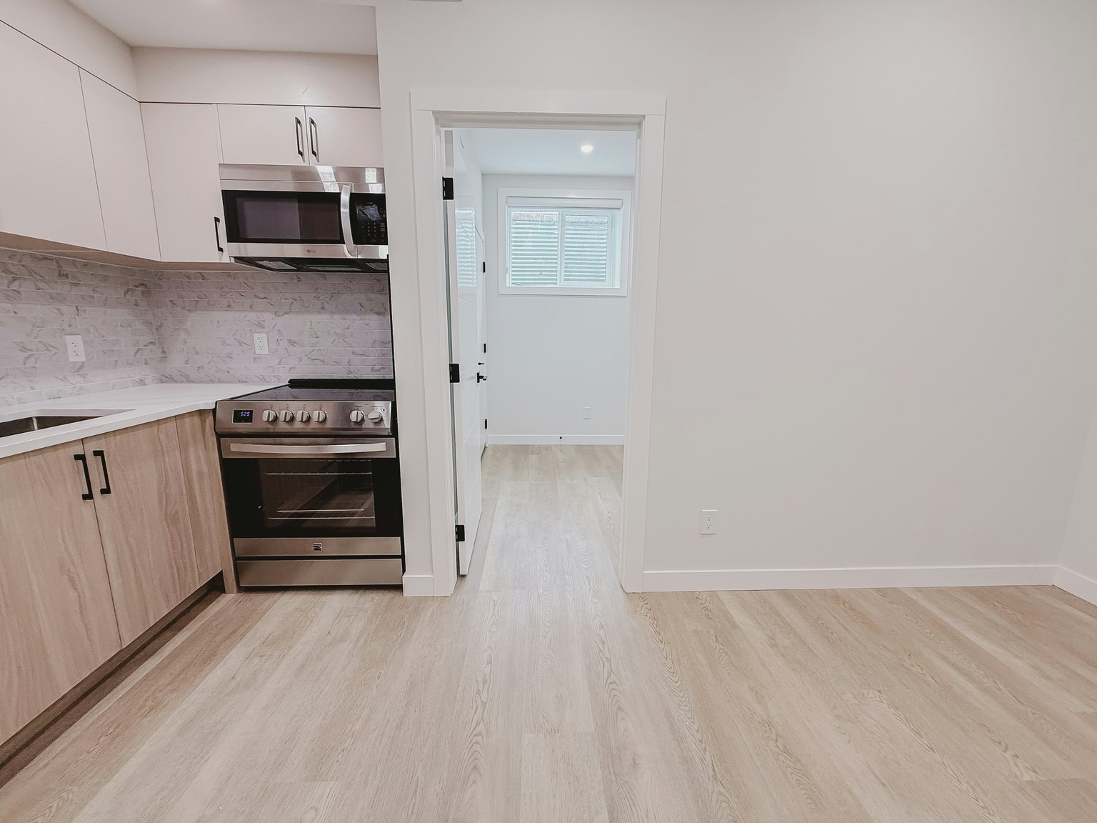 3920 77 Street, Calgary, AB, T3B 2N5 - 6