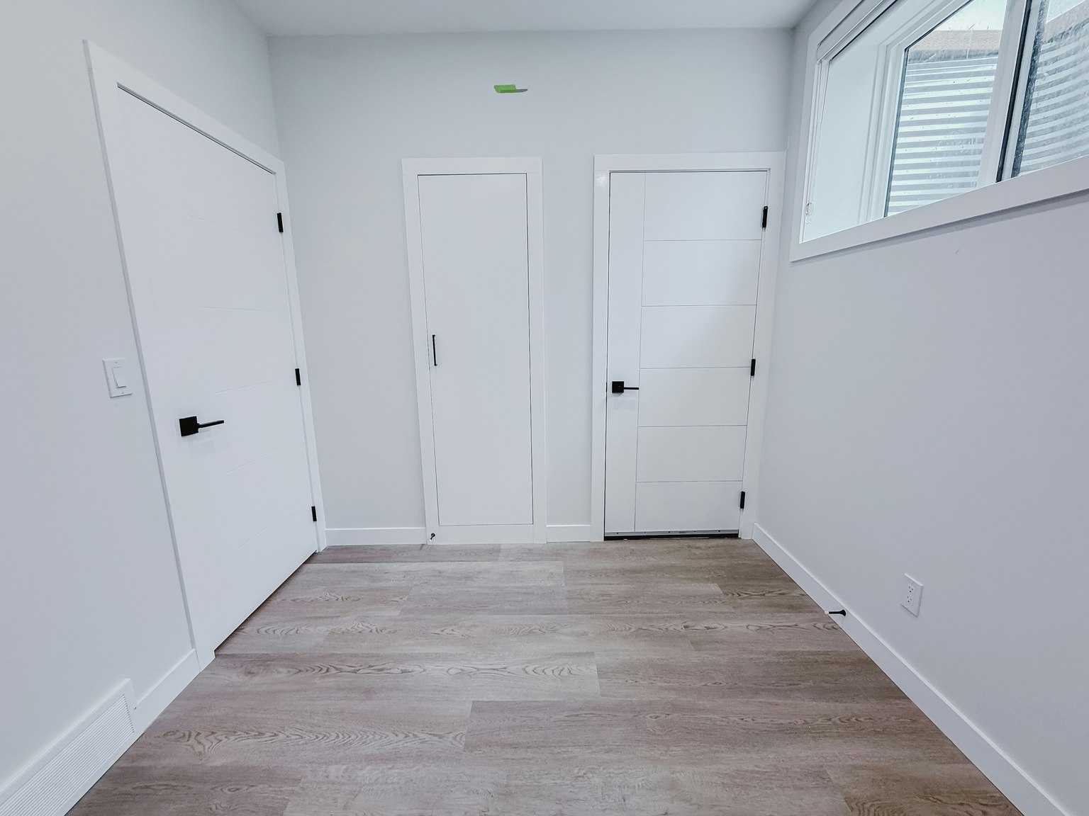 3920 77 Street, Calgary, AB, T3B 2N5 - 10