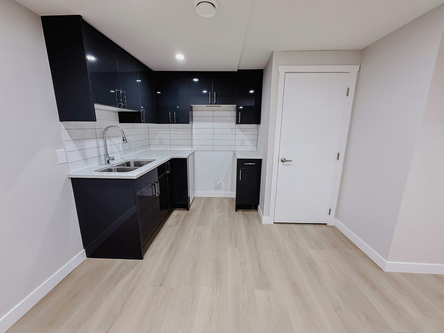 Lower-612 56 Avenue Southwest, Calgary, AB, T2V 0G8 - 3